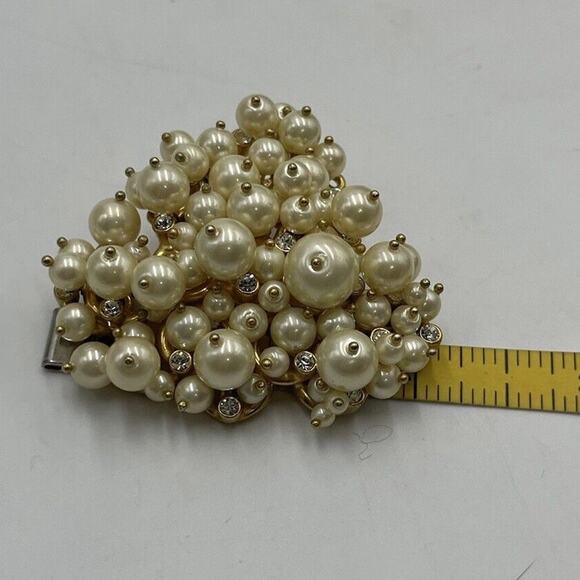 Carolee Vintage Signed Lux Gold Tone Lg Cluster Faux Pearl Crystal Heart Brooch - Picture 4 of 9